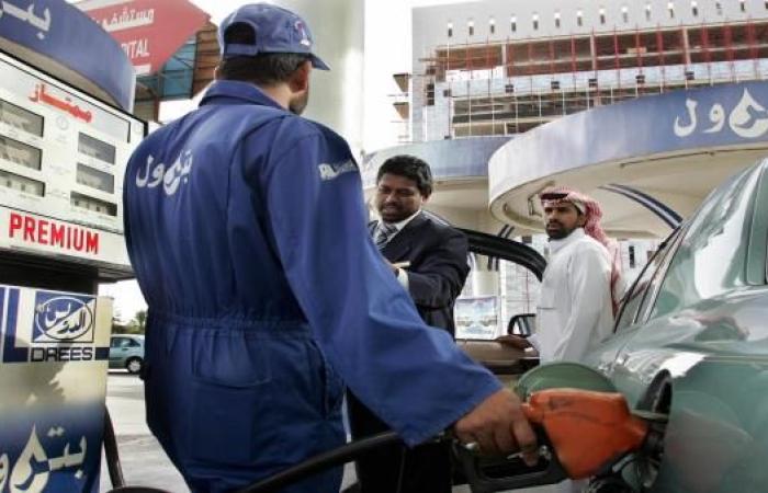 بلومبيرغ: السعودية ترفع أسعار الوقود 80% الشهر المقبل
