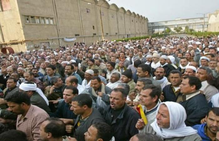 مصر تمضي بخطة تسريح مليون موظف