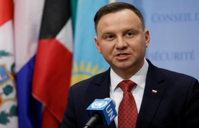 رئيس بولندا يتعهد بمراجعة تشريع أغضب إسرائيل
