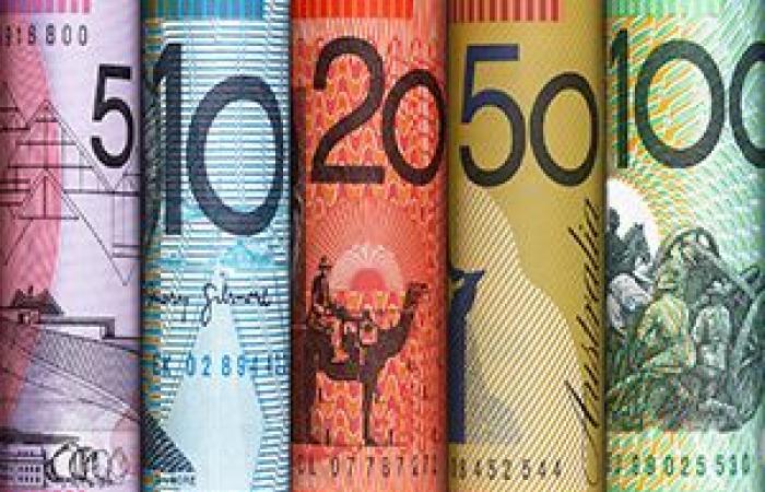 الدولار الأسترالي يوسع من خسائره بعد انخفاض كبير في تصريحات البناء