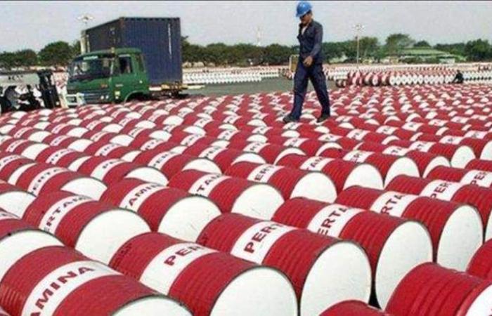 روسيا: برميل النفط قد يهوي لـ40 دولاراً