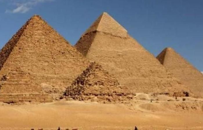 مصر | مصر.. اكتشاف مقبرة أثرية جديدة بجوار الأهرامات