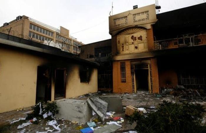 العراق | حرق القنصلية الإيرانية في النجف للمرة الثالثة