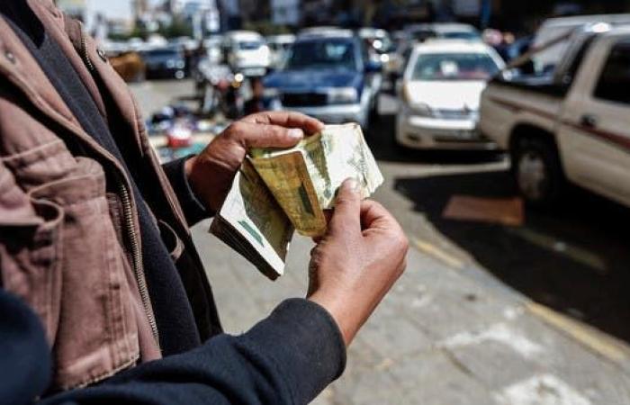 اليمن | اليمن.. إضراب شامل للتجار في مناطق الحوثيين بسبب العملة