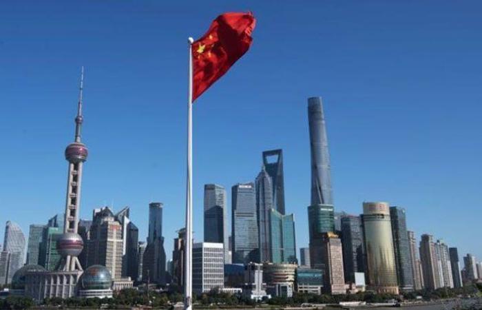 الصين تبني ناقلة بحرية عملاقة