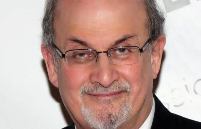 أول تعليق لـ”الحزب” على حادثة سلمان رشدي