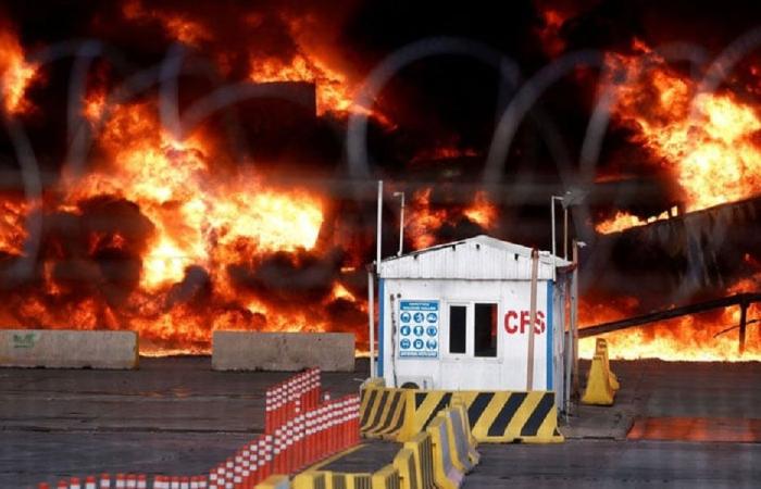 النيران لا تزال مشتعلة في ميناء إسكندرون التركي