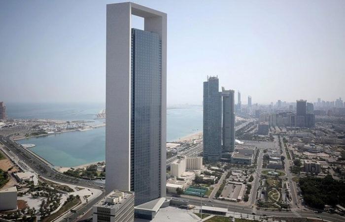 الإمارات تعزز الأجواء النظيفة بوقود الطيران المستدام