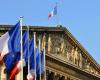 الحكومة الفرنسية تنجو من تصويت لحجب الثقة