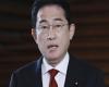 إثر دويّ انفجار… إجلاء رئيس حكومة اليابان أثناء إلقائه خطابًا! (فيديو)