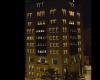 بالصور ـ إضاءة مبنى السفارة السعودية في بيروت بتقنية “الكريستال لايت”