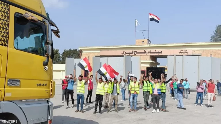 20 شاحنة جديدة تعبر اليوم من معبر رفح 20-شاحنة-جديدة-تعبر-اليوم-من-معبر-رفح