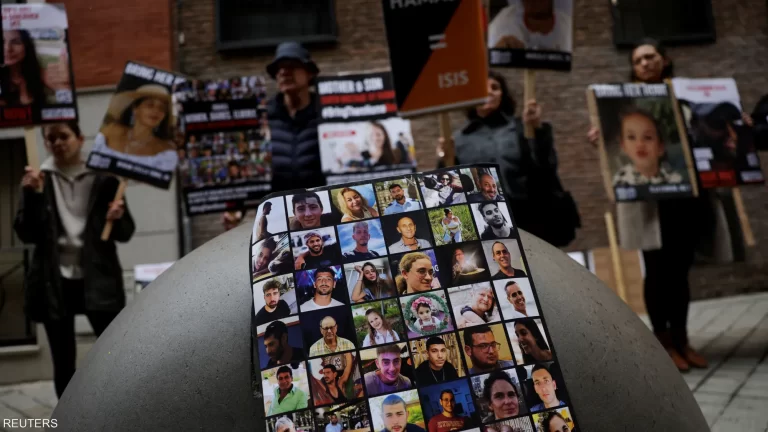 عائلات المحتجزين لدى حماس “قلقة” عائلات-المحتجزين-لدى-حماس-“قلقة”