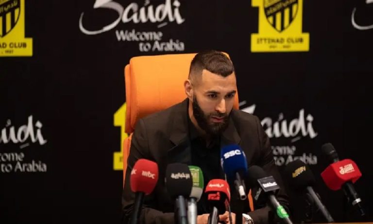 وزير-الداخلية-الفرنسي:-بنزيما-يخفي-شيئًا-ما!