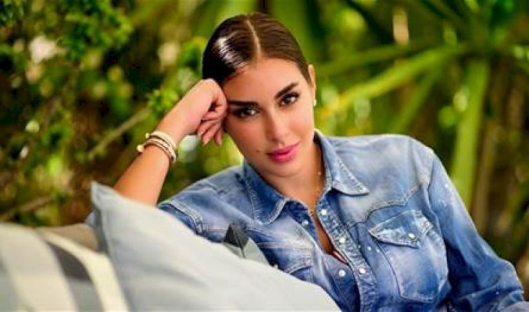 ياسمين-صبرى-ترد-على-شائعات-زواجها