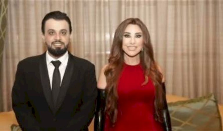 يصغرها بـ 15 سنة: للمرة الأولى زوج نجوى كرم الاماراتي يظهر معها.. شاهدوا كيف قبلها أمام الناس (فيديو) يصغرها-بـ-15-سنة:-للمرة-الأولى-زوج-نجوى-كرم-الاماراتي-يظهر-معها.-شاهدوا-كيف-قبلها-أمام-الناس-(فيديو)