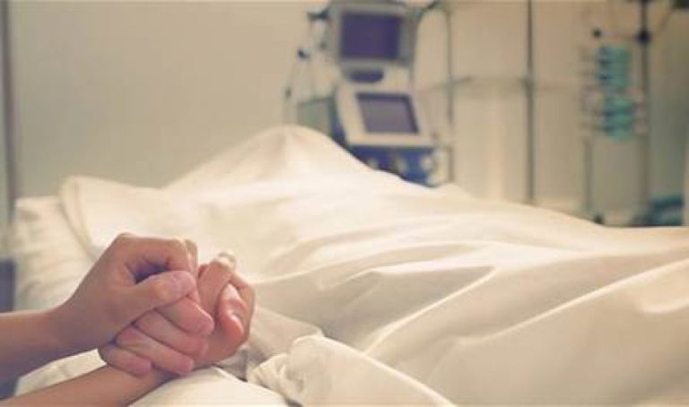 ما-حدث-له-أشبه-بالأفلام.-الفنانة-اللبنانية-الشهيرة-تتحدث-عن-تفاصيل-مؤلمة-متعلّقة-بوفاة-والدها