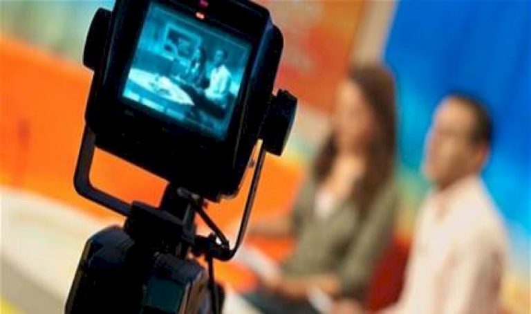 بالفيديو مذيعة تبكي على الهواء… ما كشفته عن حالتها الصحيّة فاجأ الجميع! بالفيديو-مذيعة-تبكي-على-الهواء…-ما-كشفته-عن-حالتها-الصحيّة-فاجأ-الجميع!