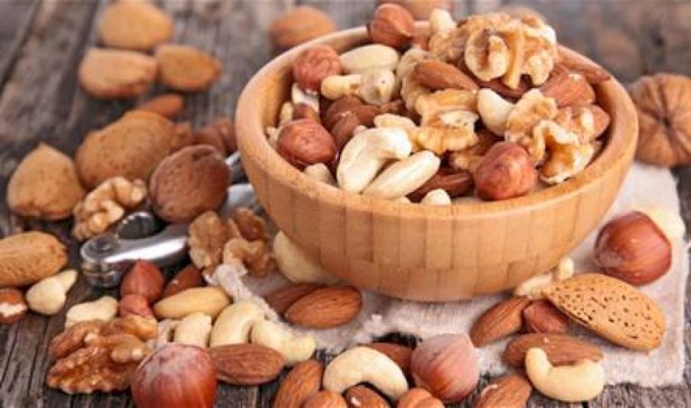 تجنبوا-تناول-هذه-المكسرات-نيئة