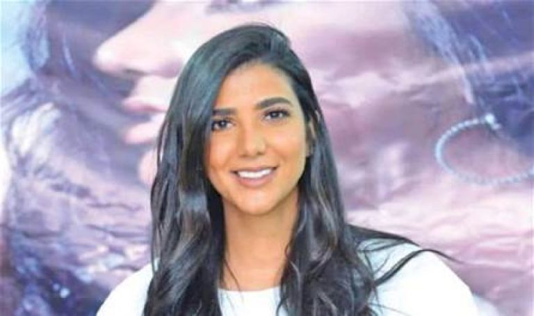 في احتفال خاص.. فنانة مصرية تعلن خطوبتها على رجل أعمال (صورة) في-احتفال-خاص.-فنانة-مصرية-تعلن-خطوبتها-على-رجل-أعمال-(صورة)