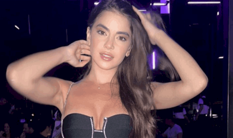 بفستان مكشوف.. مذيعة الـ LBCI ووصيفة ملكة جمال لبنان تحتفل بعيدها بأجواء فخمة (صور) بفستان-مكشوف.-مذيعة-الـ-lbci-ووصيفة-ملكة-جمال-لبنان-تحتفل-بعيدها-بأجواء-فخمة-(صور)