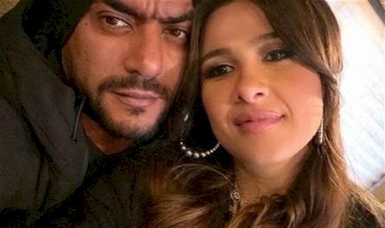 بعد أنباء خيانة أحمد العوضي لها.. ياسمين عبد العزيز تخرج عن صمتها وترد (صورة) بعد-أنباء-خيانة-أحمد-العوضي-لها.-ياسمين-عبد-العزيز-تخرج-عن-صمتها-وترد-(صورة)