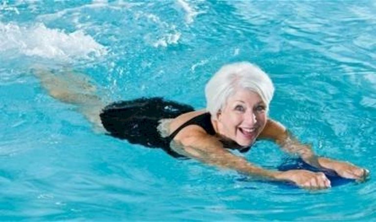 السباحة في ماء بارد خلال سن اليأس.. اليكم ما كشفته آخر الدراسات السباحة-في-ماء-بارد-خلال-سن-اليأس.-اليكم-ما-كشفته-آخر-الدراسات