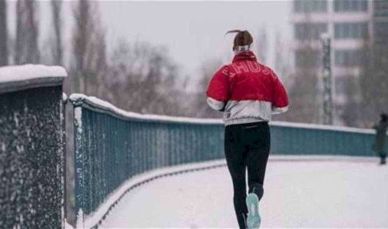 الركض-في-الهواء-الطلق-يقوي-المناعة-في-الشتاء