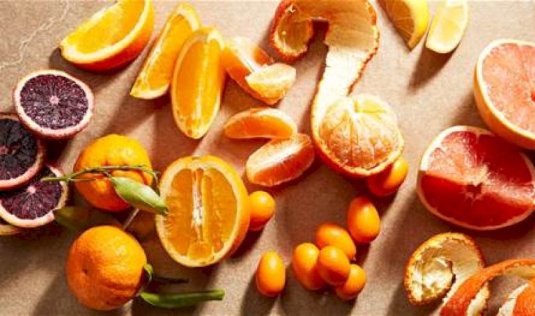 تناول-الحمضيات-بعد-الطعام-قد-يكون-مضرّاً.-لماذا؟