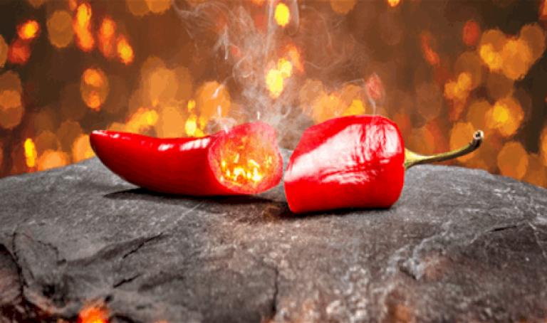 هل تعانون من حرقة الفم من الأطعمة الحارة؟ السرّ في هذا المشروب هل-تعانون-من-حرقة-الفم-من-الأطعمة-الحارة؟-السرّ-في-هذا-المشروب