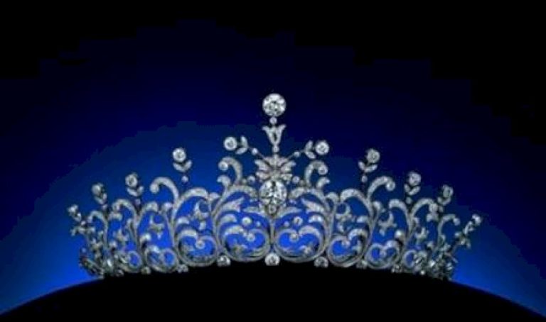 ملكة جمال في ورطة كبيرة.. علاقة غرامية مع رجل متزوّج أطاحت بها! ملكة-جمال-في-ورطة-كبيرة.-علاقة-غرامية-مع-رجل-متزوّج-أطاحت-بها!