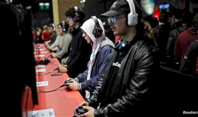 خطر كبير.. ألعاب الفيديو قد تعرض مستخدميها لخطر فقدان السمع خطر-كبير.-ألعاب-الفيديو-قد-تعرض-مستخدميها-لخطر-فقدان-السمع