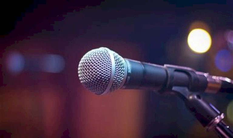 فنان-لبناني-شهير-يهدّد-شقيقه-علناً:-"ما-رح-مرقلك-ياها-على-خير!"