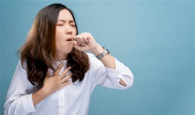 أفضل-علاجات-منزلية-لتهدئة-السعال-بشكل-طبيعي
