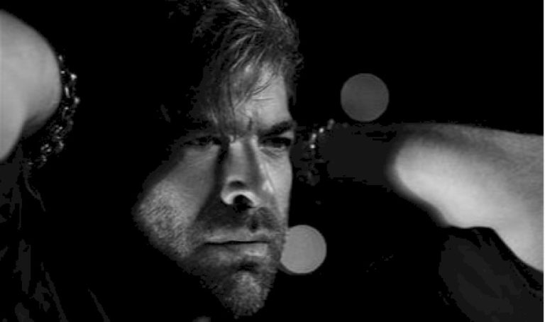 وائل-كفوري-يُشعل-ألمانيا-بحفلته.-ومفاجأة-مميّزة-سيطرت-على-الحدث(فيديو)