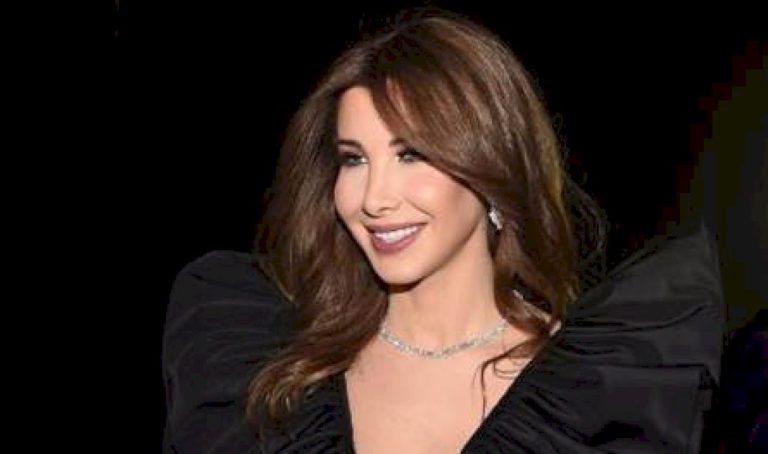 بهذه-الطريقة…-نانسي-عجرم-تحاول-الخروج-من-مأزق-صورها-مع-مدوّن-اسرائيلي