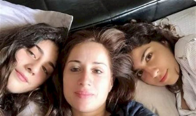 من-شوارع-لندن…-شاهدوا-آخر-إطلالة-لابنتيّ-كارين-رزق-الله-(صور)