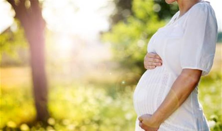 كيف يمكن لأشعة الشمس أن تؤثر على القدرة الإنجابية للنساء؟ كيف-يمكن-لأشعة-الشمس-أن-تؤثر-على-القدرة-الإنجابية-للنساء؟