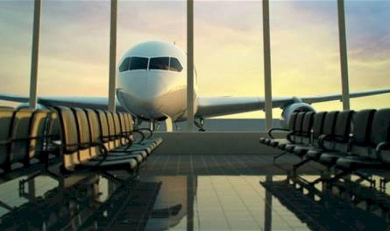 أمضى-8-ساعات-في-المطار…-شاهدوا-بالصور-ما-جرى-مع-أحد-الفنانين