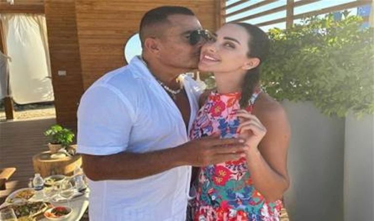 الفنانة-اللبنانيّة-الشابة-تكشف-حقيقة-علاقتها-العاطفيّة-بعمرو-دياب.-هذا-ما-أعلنته