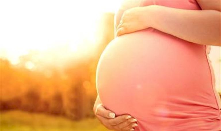 أسباب للحد من تناول الوجبات السريعة أثناء الحمل أسباب-للحد-من-تناول-الوجبات-السريعة-أثناء-الحمل