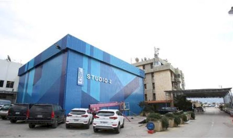 ثالث إستقالة… إعلاميّة الـ"ال بي سي" تودّع القناة بعد 16 عاماً من العمل: "قدمت كل شي" ثالث-إستقالة…-إعلاميّة-الـ"ال-بي-سي"-تودّع-القناة-بعد-16-عاماً-من-العمل:-"قدمت-كل-شي"