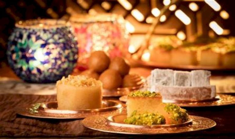 ما-سبب-رغبتنا-الشديدة-بتناول-الحلويات-في-رمضان؟