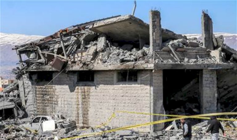 بعد الغارات الإسرائيلية على بعلبك.. فنان لبناني شهير يعلّق: "هنيئاً لك هذا الشرف" بعد-الغارات-الإسرائيلية-على-بعلبك.-فنان-لبناني-شهير-يعلّق:-"هنيئاً-لك-هذا-الشرف"