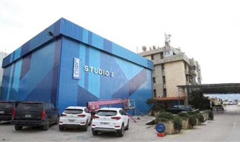 مذيعة-أخبار-الـ-lbci-تستمتع-بوقتها-في-إحدى-الجزر.-شاهدوا-الصور