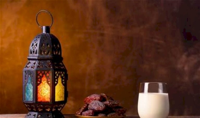 فوائد-مذهلة-للتمر-بالحليب-على-الإفطار