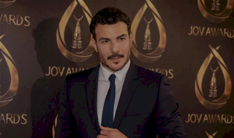 رقص وهو يبكي.. باسل خياط يُبهر الجمهور شاهدوا الفيديو رقص-وهو-يبكي.-باسل-خياط-يُبهر-الجمهور-شاهدوا-الفيديو