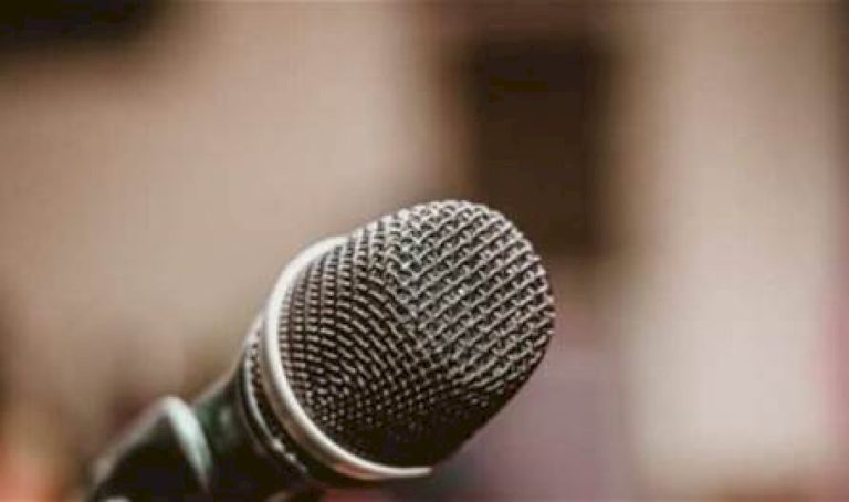 فنان-شهير-يعتنق-الإسلام-برمضان.-وفيديو-يوثق-اللحظة