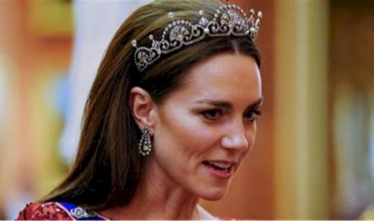 بعد انتشار الشائعات.. هذه حقيقة ما يحصل مع كيت ميدلتون والعائلة المالكة في بريطانيا بعد-انتشار-الشائعات.-هذه-حقيقة-ما-يحصل-مع-كيت-ميدلتون-والعائلة-المالكة-في-بريطانيا