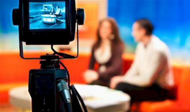 هل اعتزلت الإعلامية الشهيرة ومقدمة البرامج؟ هل-اعتزلت-الإعلامية-الشهيرة-ومقدمة-البرامج؟